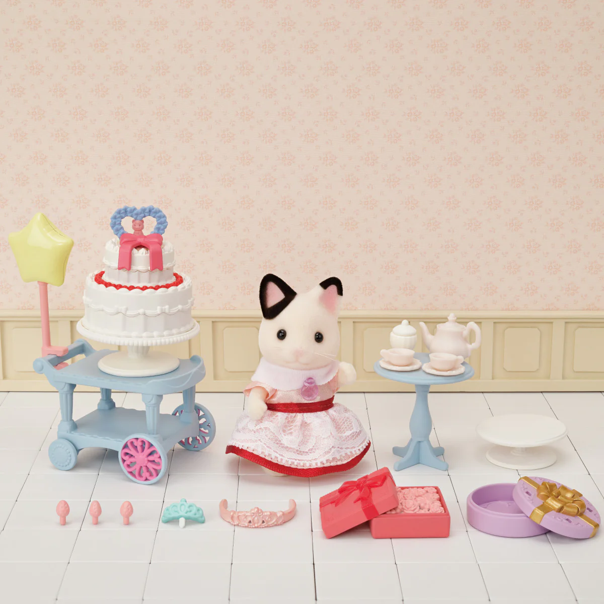 Calico Critters Party Time Playset -Tuxedo Cat Girl - Image 2